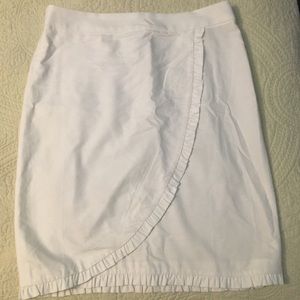 J. Crew Skirts - Jcrew skirt in excellent condition, white size 6 J. Crew Skirts - Jcrew skirt in excellent condition, white size 6